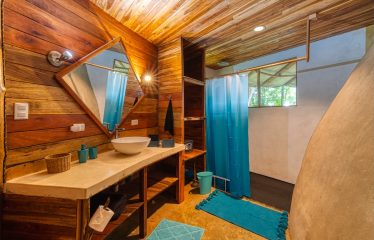 COMMERCIAL HOTEL PROPERTY WITH SIXTEEN BEDROOMS, IN LA TUMBAS TINAMASTES – 62 ACRES