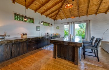 COMMERCIAL HOTEL PROPERTY WITH SIXTEEN BEDROOMS, IN LA TUMBAS TINAMASTES – 62 ACRES