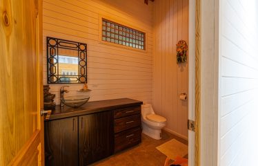 COMMERCIAL HOTEL PROPERTY WITH SIXTEEN BEDROOMS, IN LA TUMBAS TINAMASTES – 62 ACRES