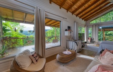 COMMERCIAL HOTEL PROPERTY WITH SIXTEEN BEDROOMS, IN LA TUMBAS TINAMASTES – 62 ACRES