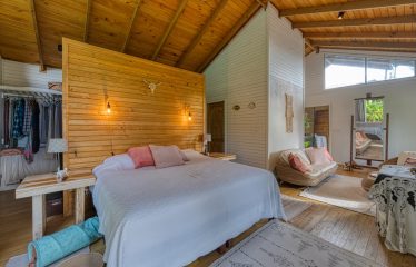 COMMERCIAL HOTEL PROPERTY WITH SIXTEEN BEDROOMS, IN LA TUMBAS TINAMASTES – 62 ACRES