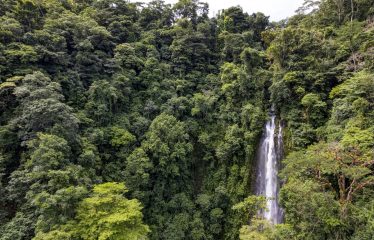 PROPERTY WITH A PANORAMIC VIEWS OF A MOUNTAINS AND WATERFALL, IN ALFOMBRA TINAMASTES – 21.34 ACRES