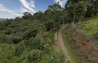 PROPERTY WITH A PANORAMIC VIEWS OF A MOUNTAINS AND WATERFALL, IN ALFOMBRA TINAMASTES – 21.34 ACRES