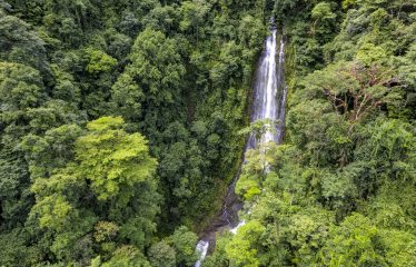 PROPERTY WITH A PANORAMIC VIEWS OF A MOUNTAINS AND WATERFALL, IN ALFOMBRA TINAMASTES – 21.34 ACRES