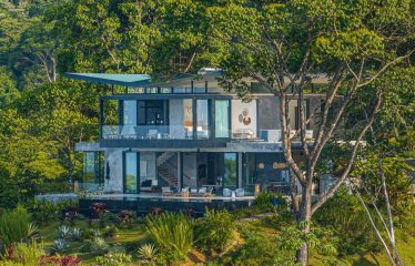 LUXURY PROPERTY WITH PANORAMIC VIEWS OF THE VALLEY AND OCEAN, IN COSTA VERDE – 4.13 ACRES