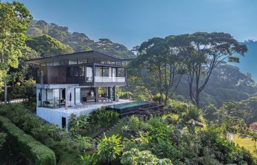 LUXURY PROPERTY WITH PANORAMIC VIEWS OF THE VALLEY AND OCEAN, IN COSTA VERDE – 4.13 ACRES