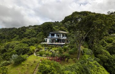 LUXURY PROPERTY WITH PANORAMIC VIEWS OF THE VALLEY AND OCEAN, IN COSTA VERDE – 4.13 ACRES