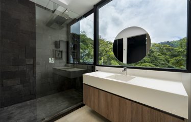 LUXURY PROPERTY WITH PANORAMIC VIEWS OF THE VALLEY AND OCEAN, IN COSTA VERDE – 4.13 ACRES