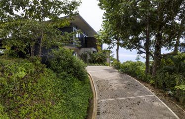 LUXURY PROPERTY WITH PANORAMIC VIEWS OF THE VALLEY AND OCEAN, IN COSTA VERDE – 4.13 ACRES