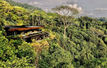 BLACK HOUSE JUNGLE PROPERTY, IN UVITA – 4.32 ACRES