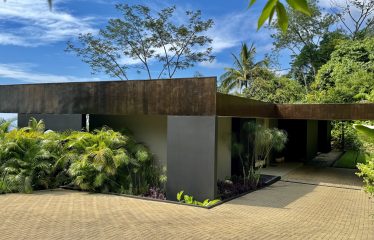 BLACK VILLAS IN THE MIDDLE OF THE NATURE, IN UVITA – 2.35 ACRES