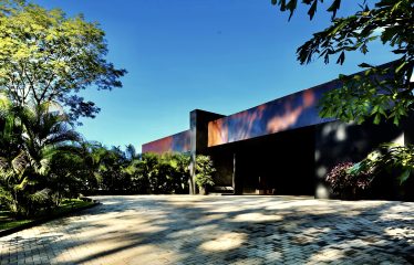 BLACK HOUSE JUNGLE PROPERTY, IN UVITA – 4.32 ACRES