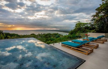 BEAUTIFUL PROPERTY WITH OCEAN FRONT VIEWS, IN QUEPOS – 0.70 ACRES