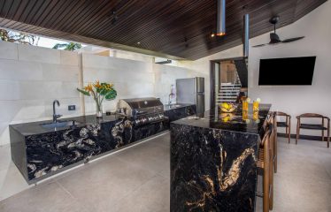 BEAUTIFUL PROPERTY WITH OCEAN FRONT VIEWS, IN QUEPOS – 0.70 ACRES