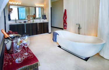 BEAUTIFUL PROPERTY WITH OCEAN FRONT VIEWS, IN QUEPOS – 0.70 ACRES