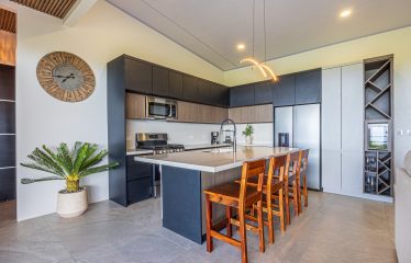 TWO FLOOR PROPERTY WITH VALLEY AND OCEAN VIEWS, IN UVITA – 0.75 ACRES