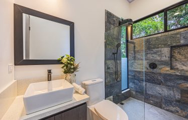 TWO FLOOR PROPERTY WITH VALLEY AND OCEAN VIEWS, IN UVITA – 0.75 ACRES