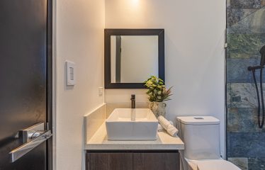 TWO FLOOR PROPERTY WITH VALLEY AND OCEAN VIEWS, IN UVITA – 0.75 ACRES