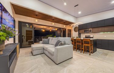 TWO FLOOR PROPERTY WITH VALLEY AND OCEAN VIEWS, IN UVITA – 0.75 ACRES