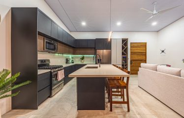 TWO FLOOR PROPERTY WITH VALLEY AND OCEAN VIEWS, IN UVITA – 0.75 ACRES