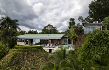 PROPERTY WITH PANORAMIC VIEWS OF THE OCEAN, IN PAVONES – 4.06 ACRES