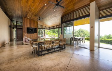 PROPERTY WITH PANORAMIC VIEWS OF THE OCEAN, IN PAVONES – 4.06 ACRES