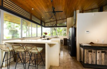 PROPERTY WITH PANORAMIC VIEWS OF THE OCEAN, IN PAVONES – 4.06 ACRES