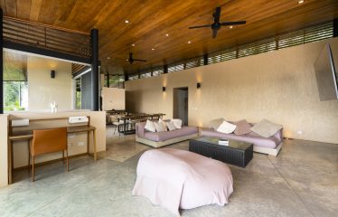 PROPERTY WITH PANORAMIC VIEWS OF THE OCEAN, IN PAVONES – 4.06 ACRES