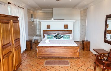 LUXURY PROPERTY WITH FOUR BEDROOMS AND OCEAN VIEWS – 0.26 ACRES