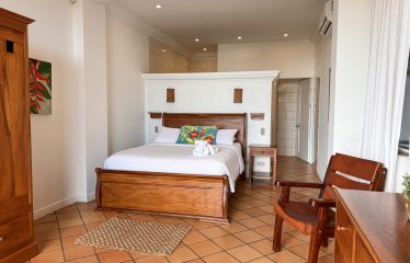 LUXURY PROPERTY WITH FOUR BEDROOMS AND OCEAN VIEWS – 0.26 ACRES