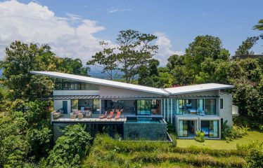 LUXURY PROPERTY WITH MOUNTAINS VIEWS, IN QUEPOS – 1.32 ACRES