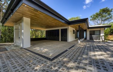 MOUNTAIN PROPERTY WITH THREE BEDROOM HOME, IN LA COLONIA – 1.2 ACRES