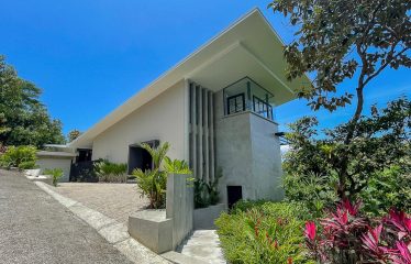 LUXURY PROPERTY WITH MOUNTAINS VIEWS, IN QUEPOS – 1.32 ACRES