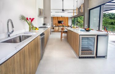 LUXURY PROPERTY WITH MOUNTAINS VIEWS, IN QUEPOS – 1.32 ACRES