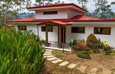 MOUNTAIN PROPERTY WITH A GUEST HOUSE WITH BEAUTIFUL VIEWS OF THE NATURE, IN BARU – 3.53 ACRES