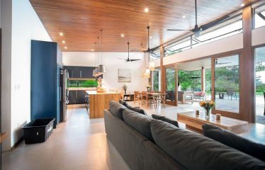 PROPERTY WITH THREE BEDROOM AND PANORAMIC VIEWS OF THE OCEAN, IN OJOCHAL – 0.54 ACRES