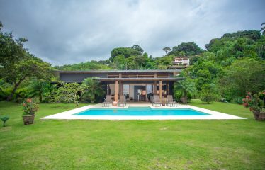 PROPERTY WITH THREE BEDROOM AND PANORAMIC VIEWS OF THE OCEAN, IN OJOCHAL – 0.54 ACRES