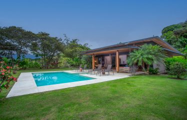 PROPERTY WITH THREE BEDROOM AND PANORAMIC VIEWS OF THE OCEAN, IN OJOCHAL – 0.54 ACRES