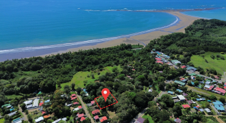 BUILDING PROPERTY A STEPS OF THE BEACH, IN BAHIA BALLENA – 0.37 ACRES