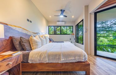 VILLA SOMBRA PROPERTY WITH FIVE BEDROOMS AND FOREST VIEWS, IN LA ALFOMBRA – 2.5 ACRES