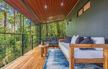 VILLA SOMBRA PROPERTY WITH FIVE BEDROOMS AND FOREST VIEWS, IN LA ALFOMBRA – 2.5 ACRES