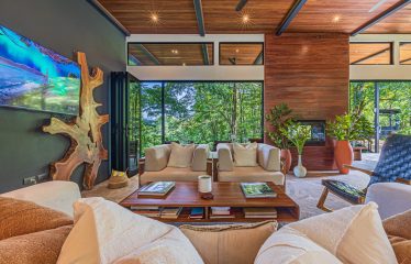 VILLA SOMBRA PROPERTY WITH FIVE BEDROOMS AND FOREST VIEWS, IN LA ALFOMBRA – 2.5 ACRES