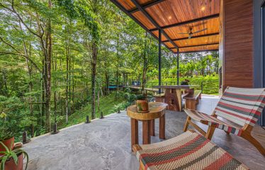 VILLA SOMBRA PROPERTY WITH FIVE BEDROOMS AND FOREST VIEWS, IN LA ALFOMBRA – 2.5 ACRES