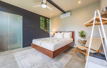 VILLA SOMBRA PROPERTY WITH FIVE BEDROOMS AND FOREST VIEWS, IN LA ALFOMBRA – 2.5 ACRES