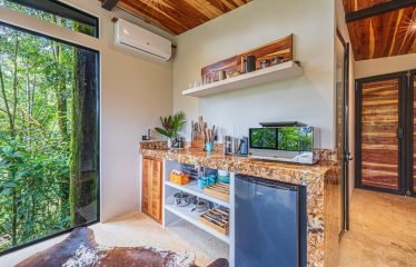 VILLA SOMBRA PROPERTY WITH FIVE BEDROOMS AND FOREST VIEWS, IN LA ALFOMBRA – 2.5 ACRES