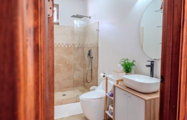 LUXURY PROPERTY WITH SIX BEDROOM, IN PALMARES PEREZ ZELEDON – 0.68 ACRES