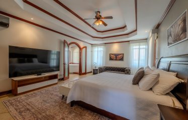 LUXURY PROPERTY WITH SIX BEDROOM, IN PALMARES PEREZ ZELEDON – 0.68 ACRES