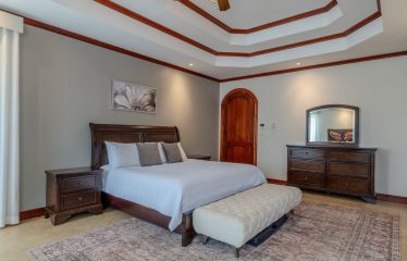 LUXURY PROPERTY WITH SIX BEDROOM, IN PALMARES PEREZ ZELEDON – 0.68 ACRES