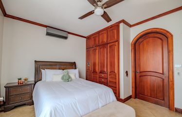 LUXURY PROPERTY WITH SIX BEDROOM, IN PALMARES PEREZ ZELEDON – 0.68 ACRES