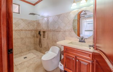 LUXURY PROPERTY WITH SIX BEDROOM, IN PALMARES PEREZ ZELEDON – 0.68 ACRES